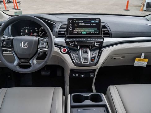 New 2026 Honda Odyssey Touring image 14