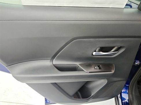 New 2026 Nissan Kicks SR image 32