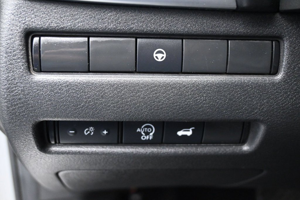 Used 2024 Nissan Rogue SV AWD/4WD image 11