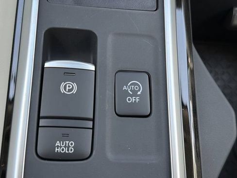 Used 2026 Nissan Pathfinder SL AWD/4WD image 11