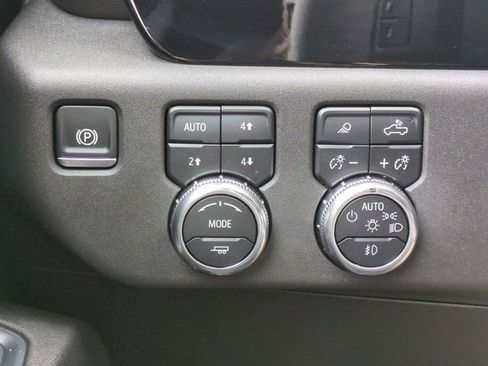 Used 2024 GMC Sierra 1500 SLT w/ SLT Premium Plus Package image 21