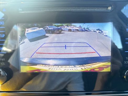 Used 2017 Toyota Corolla LE FWD image 25