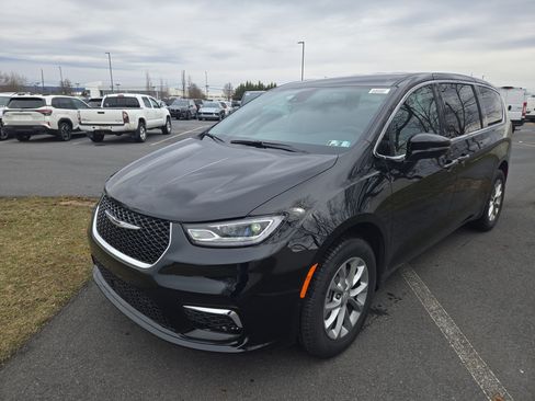 New 2026 Chrysler Pacifica Select AWD/4WD image 7