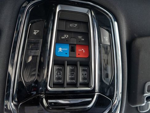 Used 2023 Jeep Grand Cherokee L Overland image 23