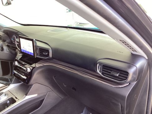 Used 2022 Ford Explorer Limited RWD image 17