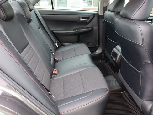 Used 2017 Toyota Camry SE image 35