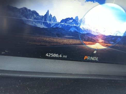 Used 2022 Ford Explorer Platinum w/ Equipment Group 601A image 11