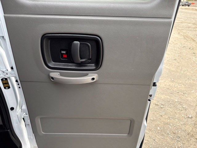 Used 2026 GMC Savana 3500 LT w/ LT Preferred Equipment Group RWD image 16