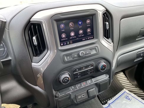 Used 2021 Chevrolet Silverado 1500 Custom Trail Boss AWD/4WD image 17