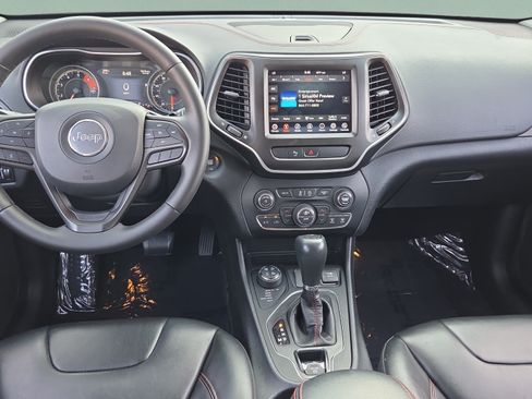 Used 2020 Jeep Cherokee Trailhawk w/ Cold Weather Group AWD/4WD image 12