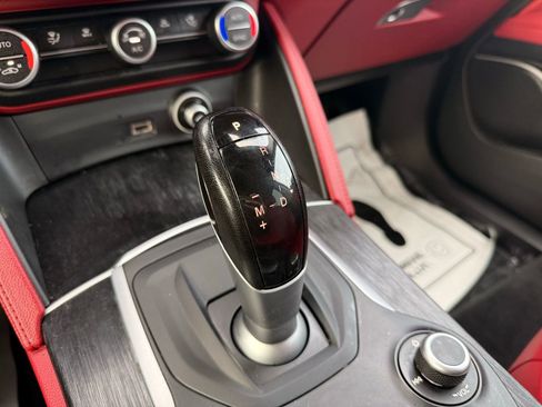 Used 2019 Alfa Romeo Stelvio image 25