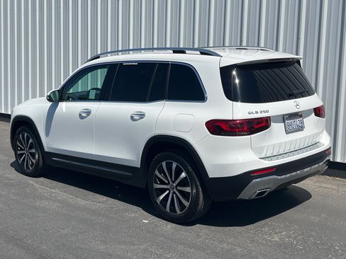Used 2022 Mercedes-Benz GLB 250 image 4