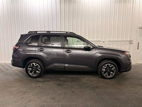 Used 2025 Subaru Forester Premium AWD/4WD image 23