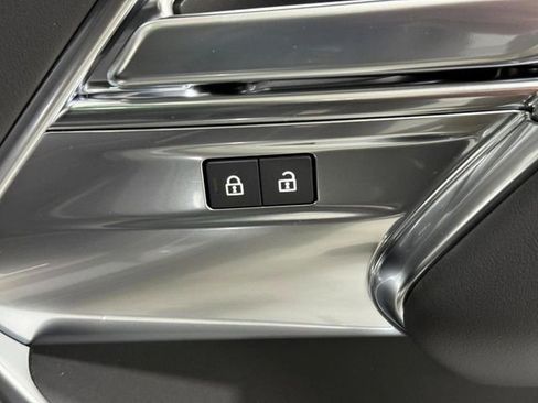 New 2026 Land Rover Range Rover Long Wheelbase SE AWD/4WD image 22