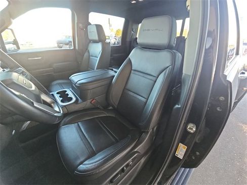 Used 2023 GMC Sierra 3500 Denali w/ Denali Ultimate Package image 16