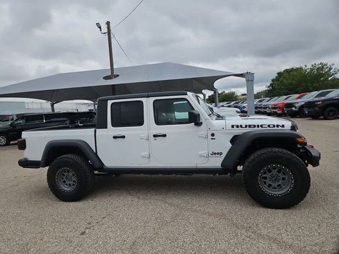 Used 2024 Jeep Gladiator Rubicon AWD/4WD image 9