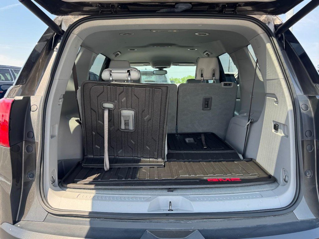 Used 2019 GMC Acadia SLT w/ LPO, Floor Liner Package FWD image 6