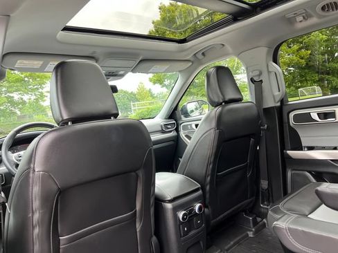 Used 2023 Ford Explorer XLT w/ Equipment Group 202A AWD/4WD image 26
