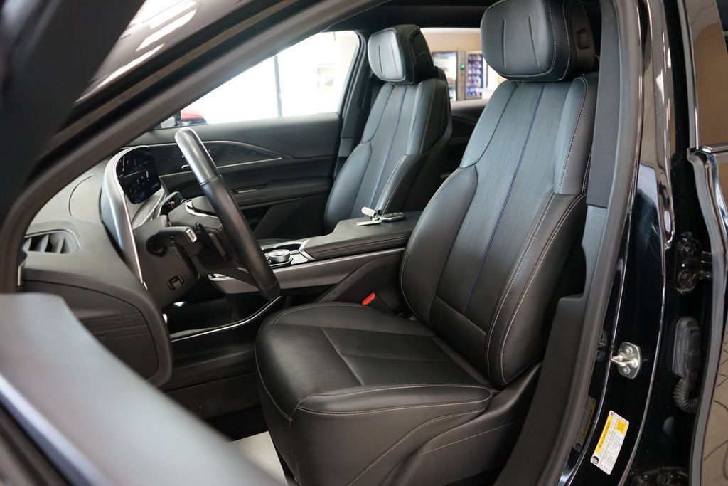 Used 2024 Cadillac Lyriq Sport w/ LPO, Floor Liner Package AWD/4WD image 2