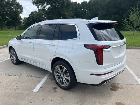 Certified 2024 Cadillac XT6 Premium Luxury w/ Technology Package FWD image 3