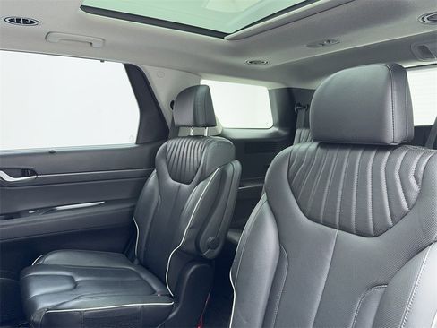 Used 2023 Hyundai Palisade Limited image 17