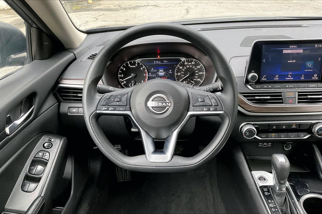 Used 2024 Nissan Altima 2.5 SV FWD image 9