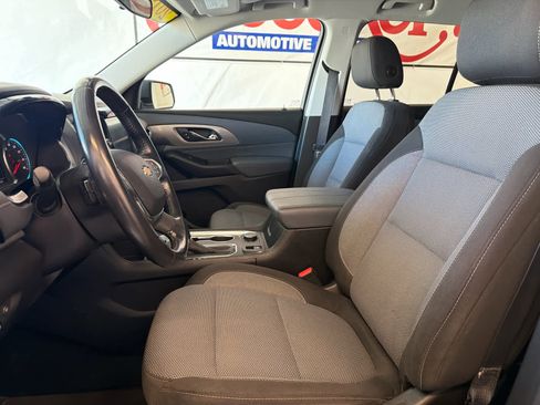 Used 2019 Chevrolet Traverse LT FWD image 16