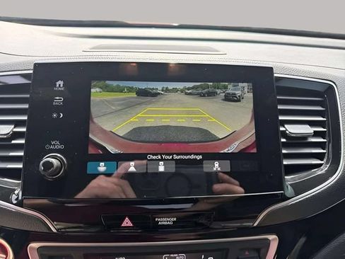 Used 2025 Honda Passport Black Edition image 13