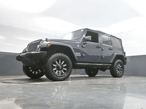 Used 2017 Jeep Wrangler Unlimited Sport w/ Connectivity Group AWD/4WD image 45