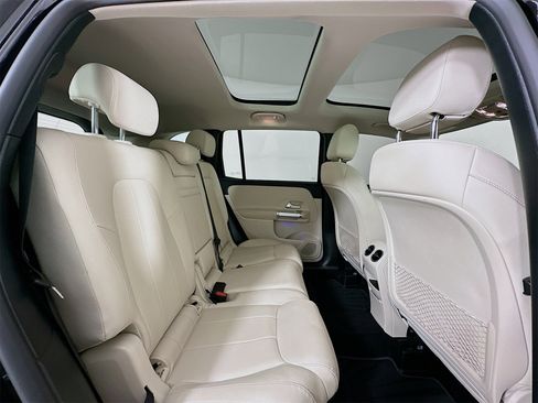 Certified 2023 Mercedes-Benz GLB 250 image 28