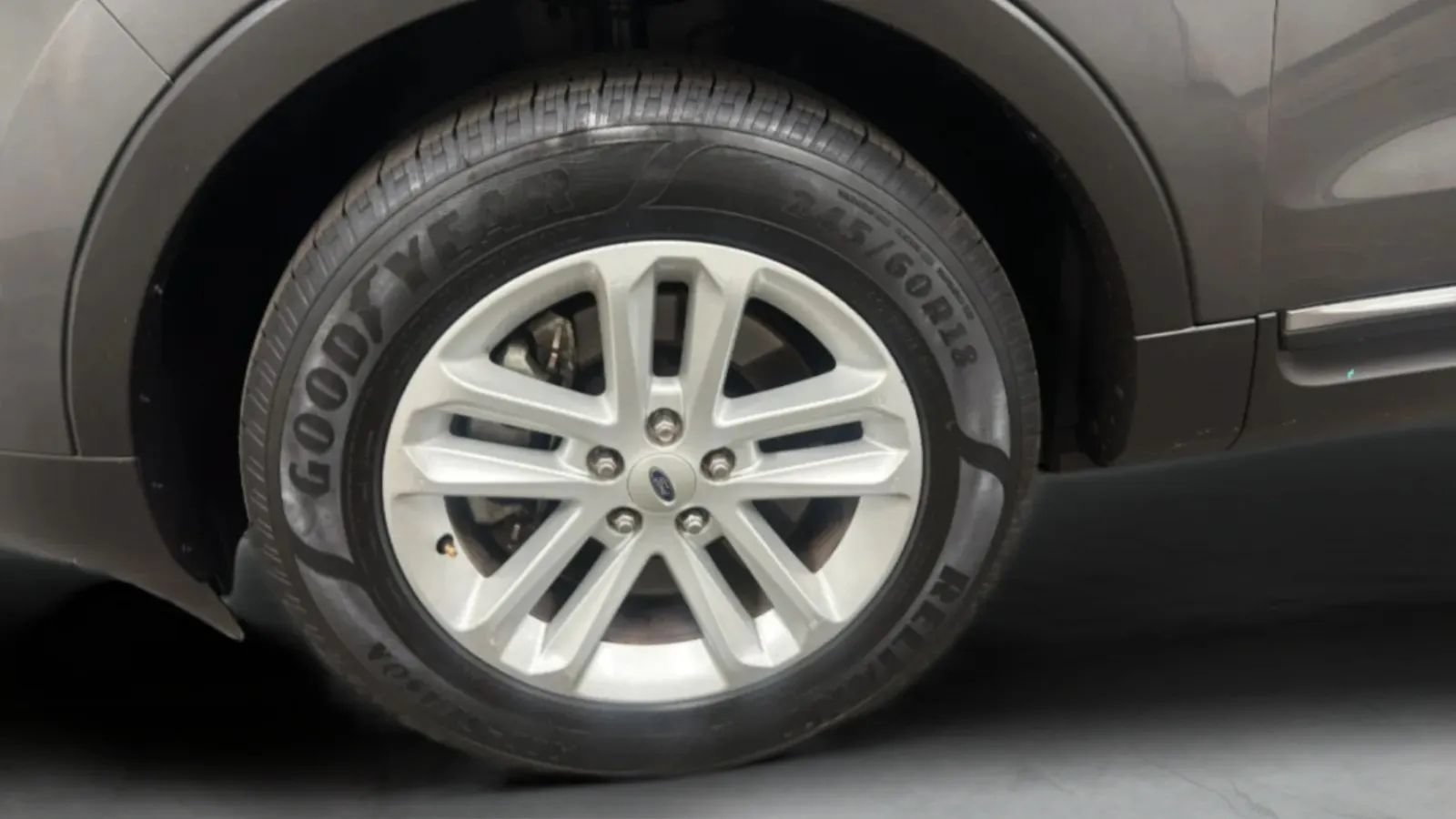 Used 2015 Ford Explorer XLT FWD image 26