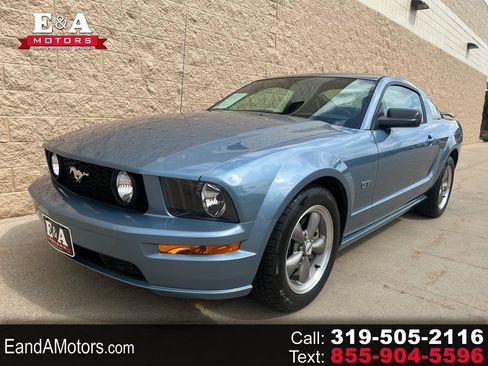 Used 2005 Ford Mustang GT Premium RWD image 1