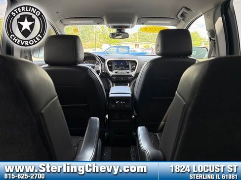 Used 2023 GMC Acadia SLT AWD/4WD image 16