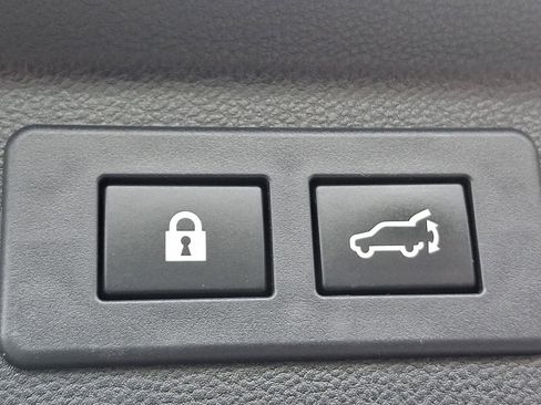 Used 2021 Subaru Forester Limited image 32