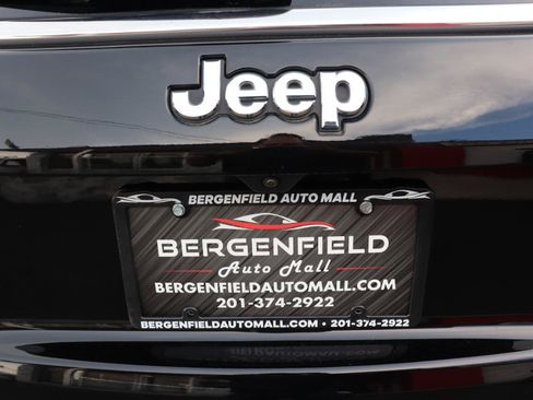 Used 2024 Jeep Compass Latitude AWD/4WD image 54