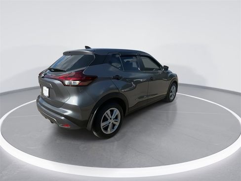 Certified 2022 Nissan Kicks S image 8