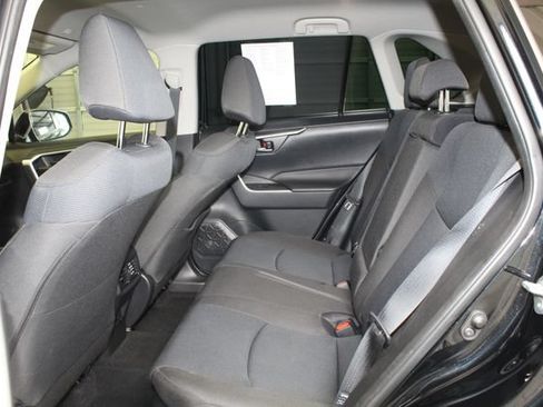 Used 2025 Toyota RAV4 LE AWD/4WD image 18