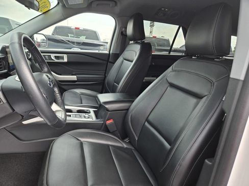 Used 2024 Ford Explorer XLT w/ Equipment Group 202A AWD/4WD image 24