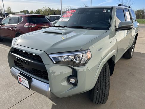 Certified 2022 Toyota 4Runner TRD Off-Road Premium w/ Moonroof Package AWD/4WD image 3