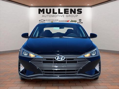 Used 2019 Hyundai Elantra SEL w/ Winter Weather Package image 2