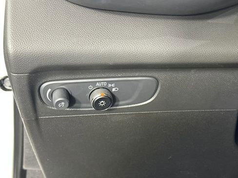 Used 2022 Buick Envision Preferred FWD image 19