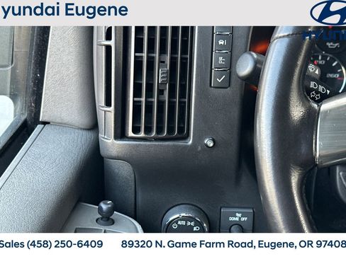 Used 2018 Chevrolet Express 3500 Extended w/ Driver Convenience Package RWD image 32