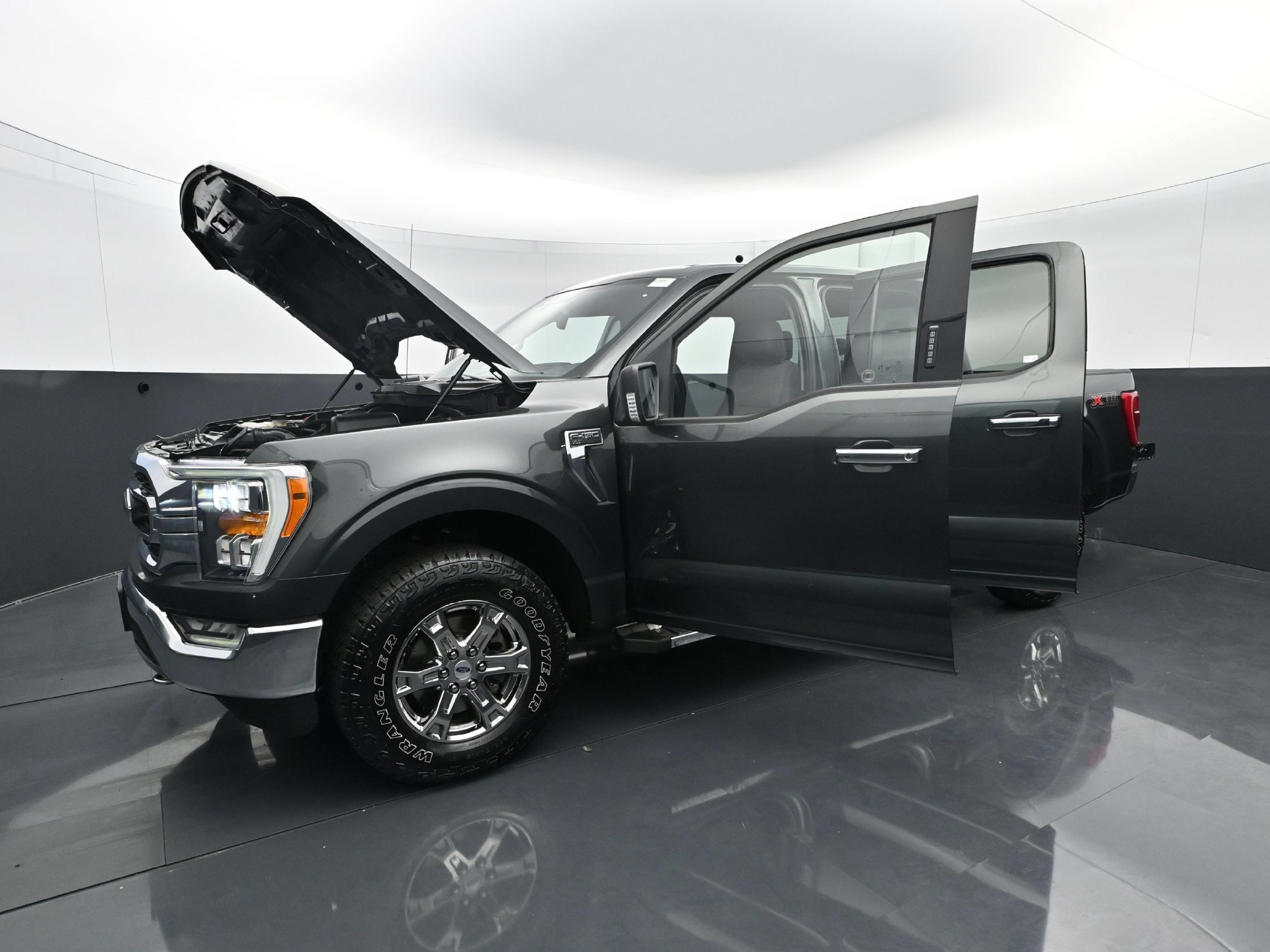 Used 2021 Ford F150 XLT w/ Equipment Group 302A High AWD/4WD image 30