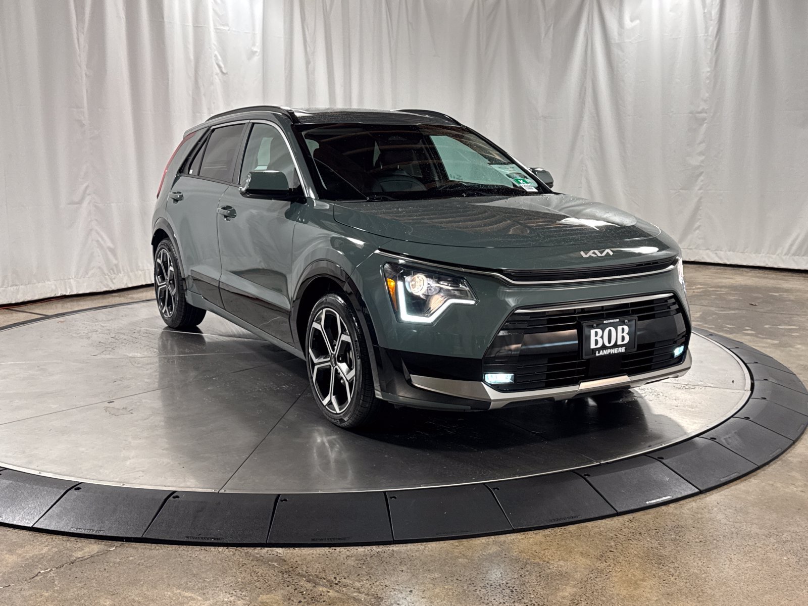 Used 2023 Kia Niro EX Touring FWD image 10