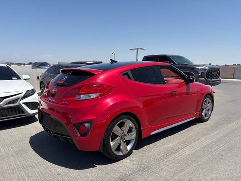 Used 2015 Hyundai Veloster Turbo w/ Option Group 04 FWD image 2