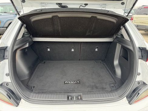 Used 2023 Hyundai Kona SE w/ Cargo Package image 17