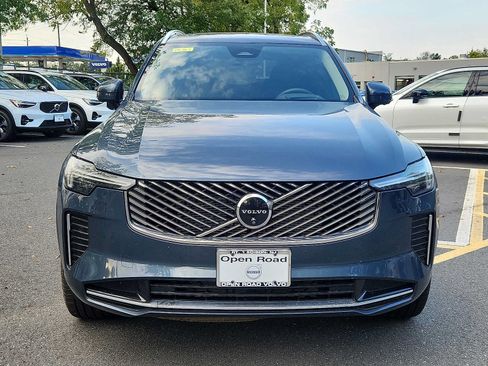 Used 2025 Volvo XC90 B6 Ultra w/ Protection Package Premier AWD/4WD image 2