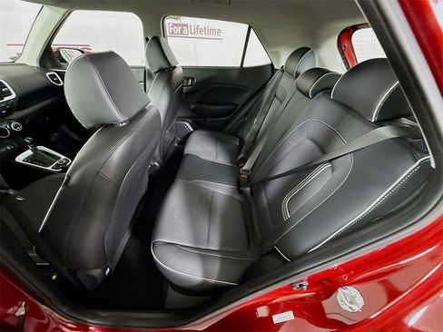 Certified 2024 Hyundai Venue Limited image 28