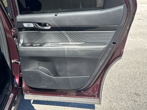 Used 2023 Hyundai Palisade Calligraphy image 16