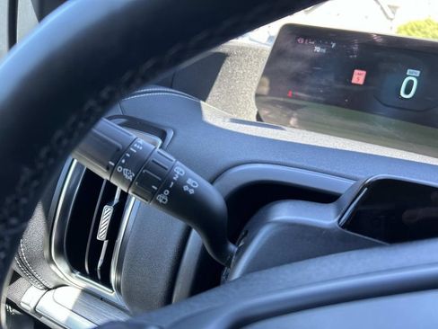 Used 2025 Ford Expedition Platinum w/ Driver's Package AWD/4WD image 30